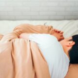 新しい職場で覚えられない人へ。睡眠が記憶を整理する仕組み。転職・就職直後に見直したい整え方。